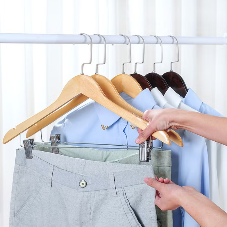Light Color Wooden Hanger with Clips