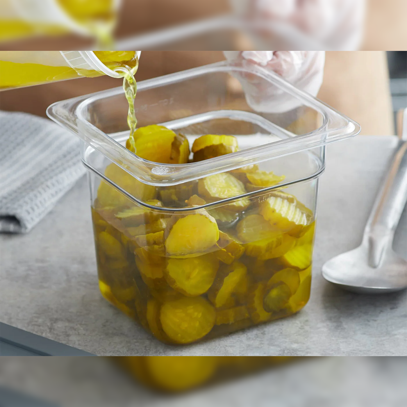 Gastronorm Polycarbonate Storage Container 1/6 15cm-2.2L - Lunaz Shop