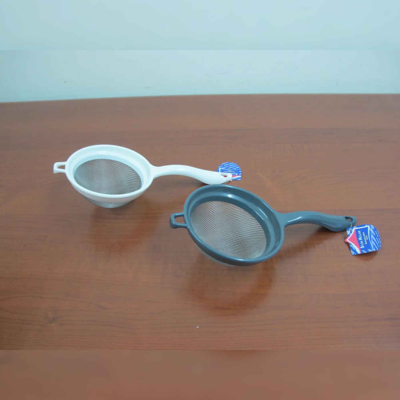 Fine Mesh Stainless Steel with plastic Strainer 12.5 cm