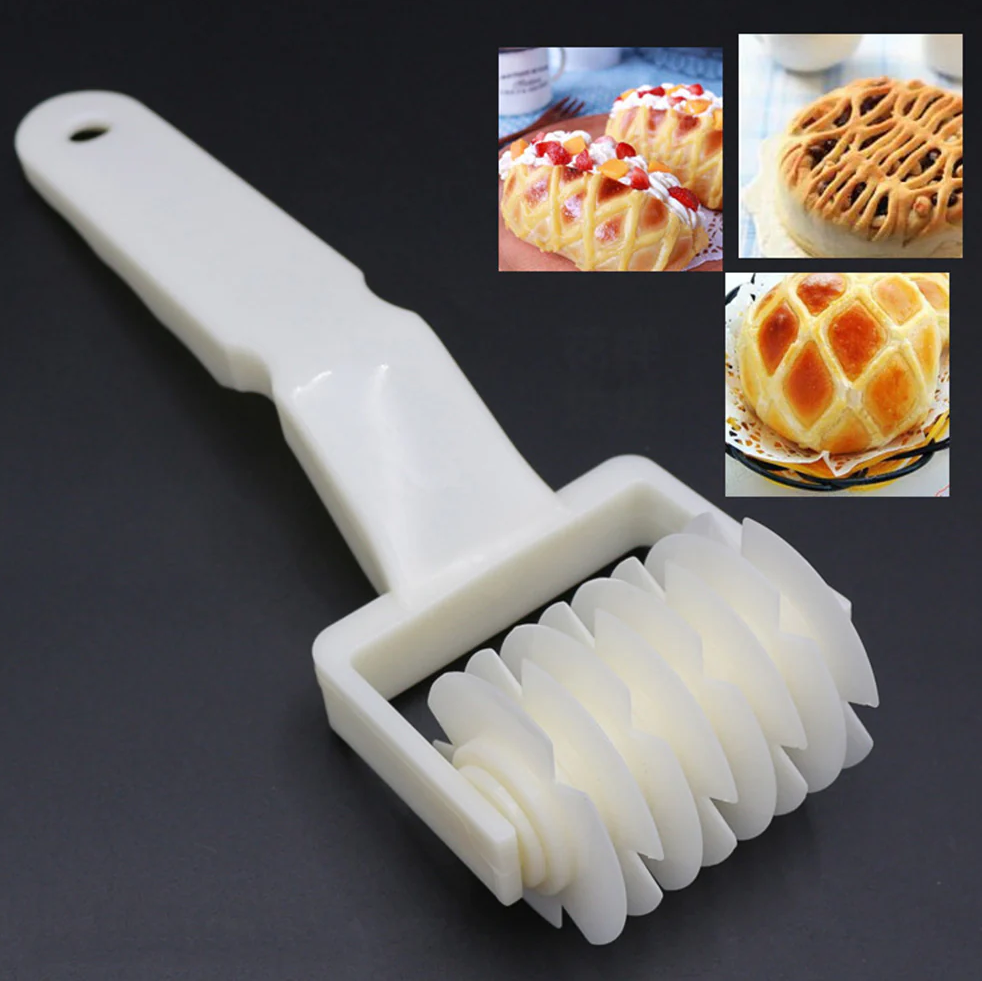 Lattice Dough Cutter Small - Lunaz Shop