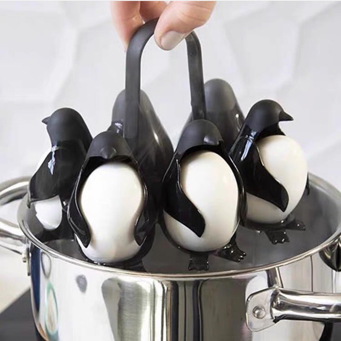 PENGUIN EGG HOLDER - Lunaz Shop