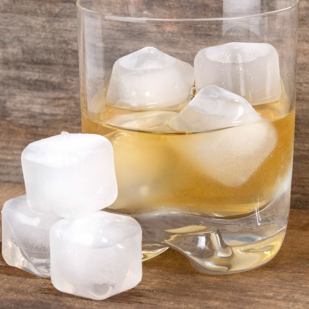 Clear Reusable ice cubes - Lunaz Shop