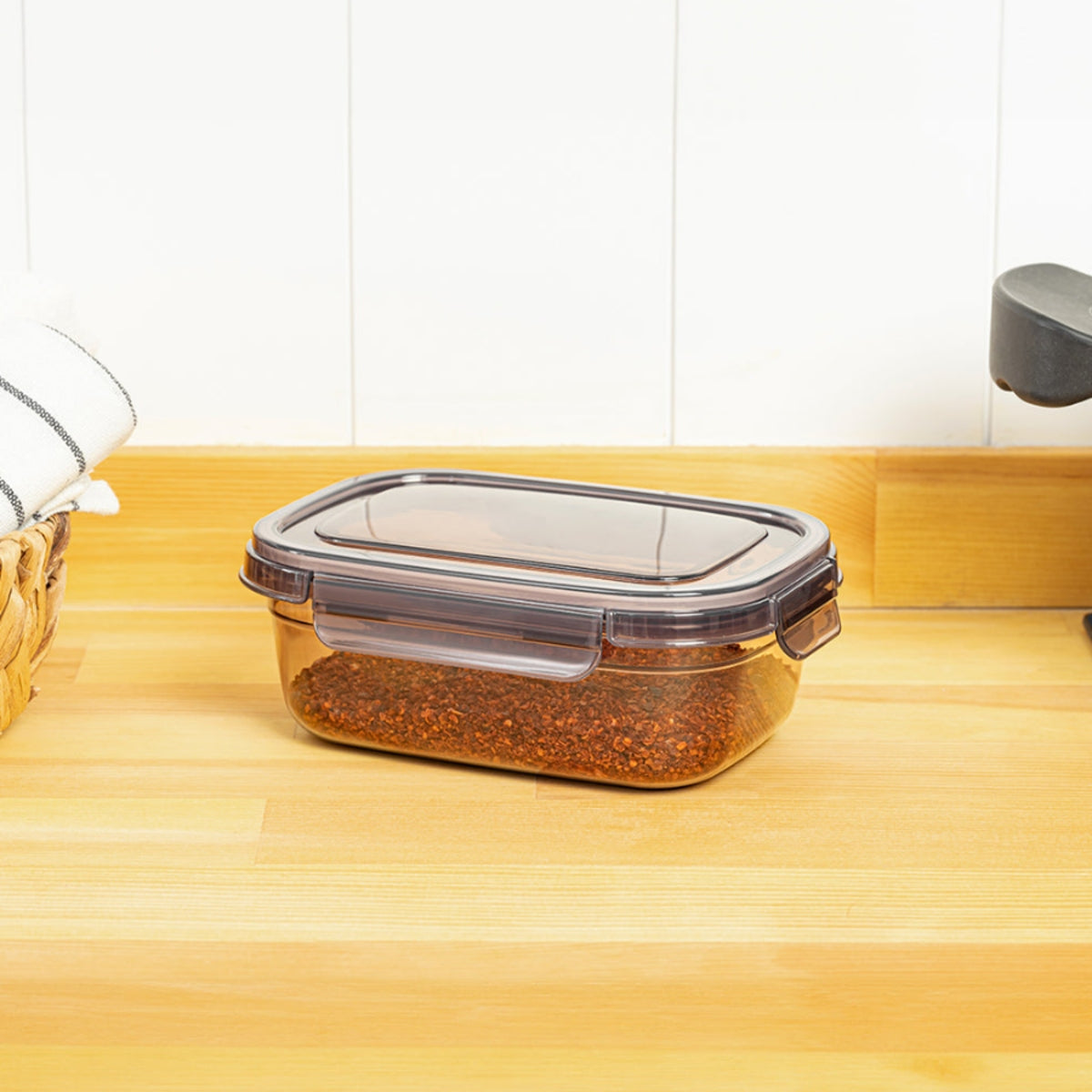 670 ml Tesny Food Storage Box with Lock Cover