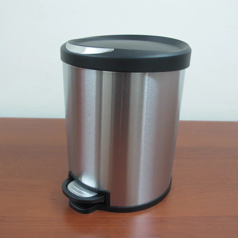 Stainless Steel Dustbin with black cover & pedal 5 lt - Lunaz Shop