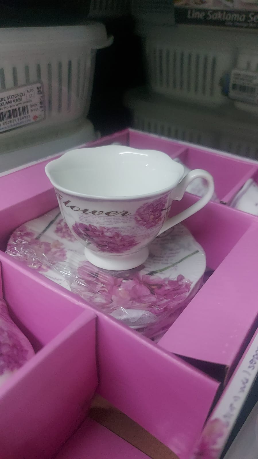 Floral Coffee Cups and Saucers x6