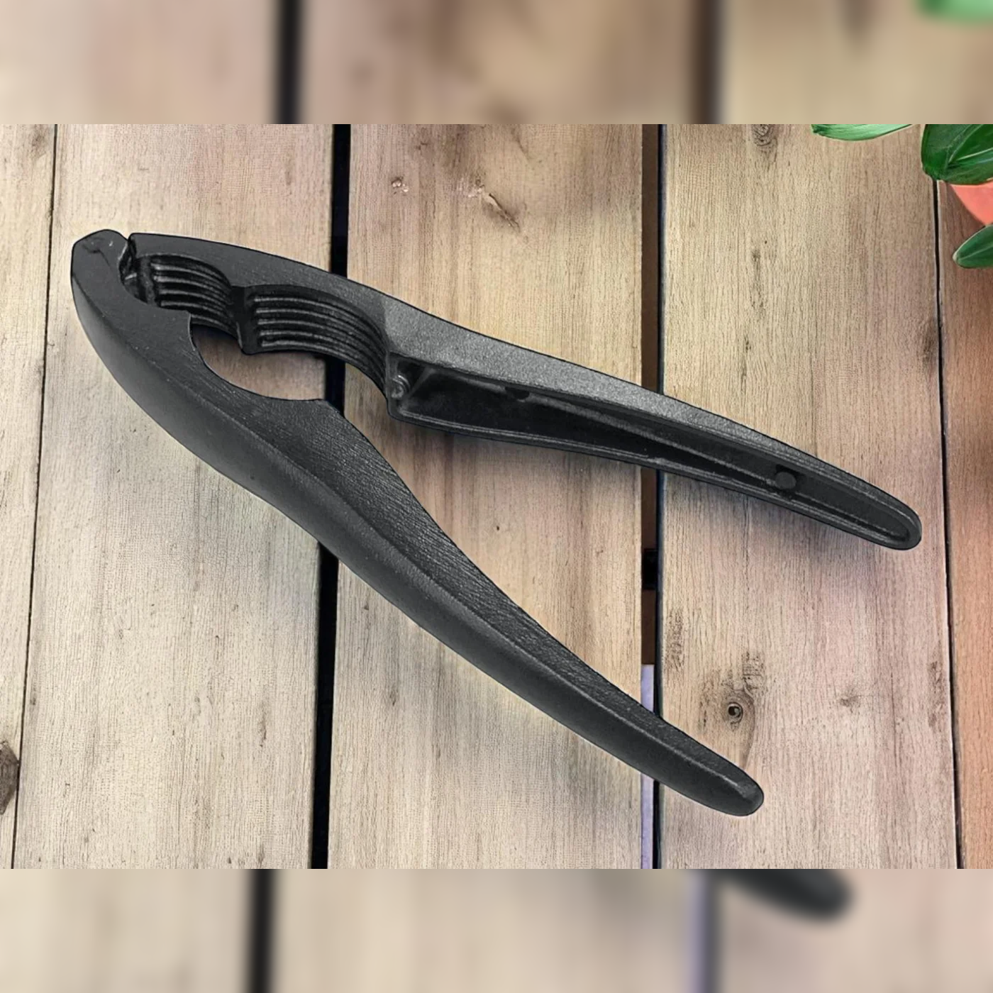 Cast Aluminium Nutcracker for Almond